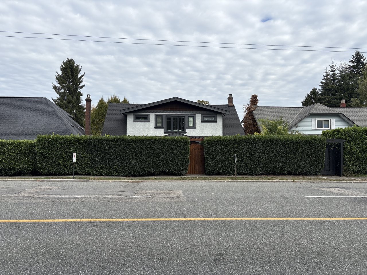 Hedge trimming in Point Grey before Mowology